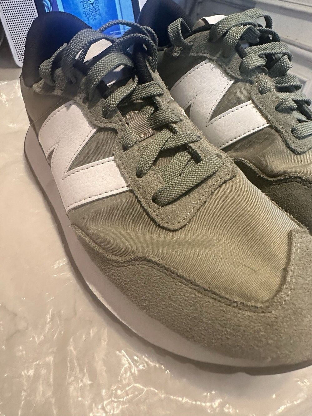 NEW BALANCE 237 Mens 8 Olive Green Suede & Mesh White Sole Lace Up Athletic Shoe